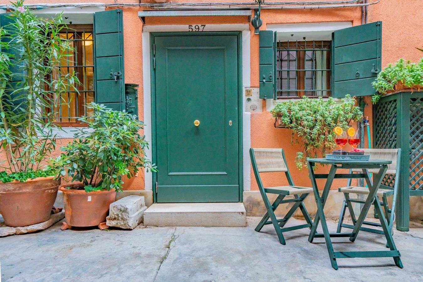 Ferienwohnung Lo Squero 1 The Secret Courtyard In Dorsoduro Venedig Zimmer foto